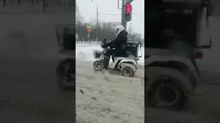 На мопеде, мотоцикле зимой, прикол на мопеде зимой