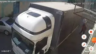 Грузовик насмерть задавил пенсионерку в Павлодаре (18+)