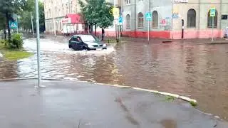 Казань,не работают ливнёвки! Перекрёсток Ул.Гагарина-Тунакова