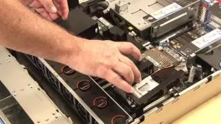LenovoThinkSystem SR650 installing a RAID adapter