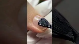 Наносим подложку из базы #наращиваниеногтей #nails #маникюр #ногти #верхниеформы #подложка #база