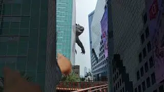 Godzilla gangguin orang bikin konten  