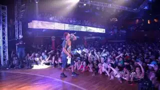 Boy do Charmes cantando Festa do Prazer na Cabral (10/03)