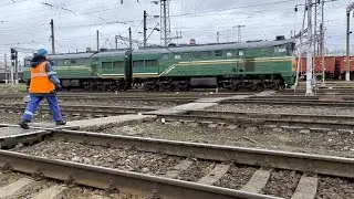 Убирай камеру! Я щас вызову охрану!