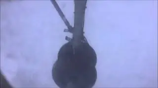 Под крылом самолёта о чём то поёт...