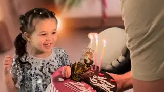 صار عمرها 3 سنوات 🥺( مفاجأة عيد ميلاد زينه ) 🎉