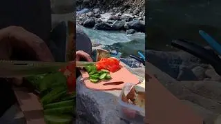 Завтрак на реке Азау 