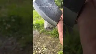 Тест режущей кромки кованого трехслойного топора  Витязь#axe #wood #кованыйтопор #кузница #handmade