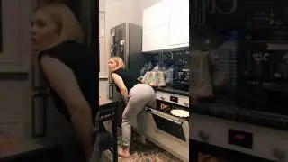 tante lagi ngapain tu 😛
