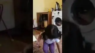 Дочка ругает маму