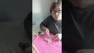 Pălărioară -suvenir din pănuși de porumb.