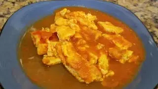 Huevos en salsa roja facil y rapidos de hacer!