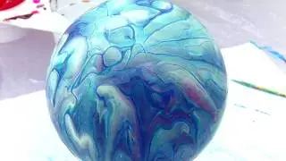 Заливаем елочный Новогодний шар акрилом.. Acrylic pouring xmas ball