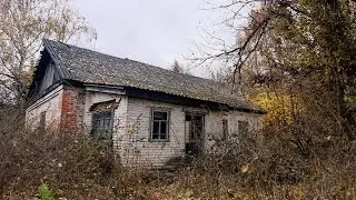FOUND TWO ABANDONED HOUSES IN THE FOREST! ​​PEOPLE ABANDONED A RESIDENTIAL HOUSE! RECONNAISSANCE ...