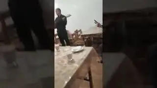 Səni deyirlər,səni deyillər.