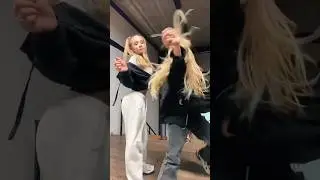 Валя Карнавал и Юля Гаврилина 