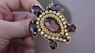 Вышила брошь за полтора часа. Покажу дизайн украшения, который быстро делается и шикарно выглядит