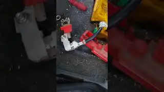 citroen picasso 2005 года пропало напряжение