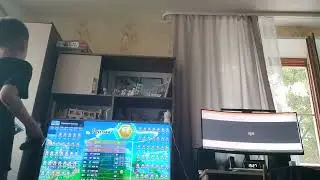 Играю в MARIOKART и  Tetris 99