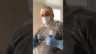 Не все герои носят плащи! Настоящие герои носят халаты, маски и перчатки! 