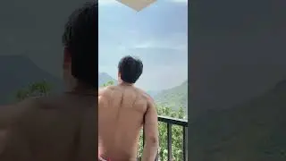 얼굴은 소년인데 몸매는 상남자네