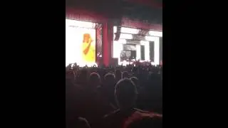 Jay Z performs "Big Pimpin"