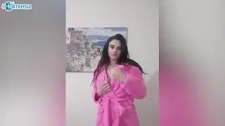 Üzerinden Bornozu Atan Naz Mila