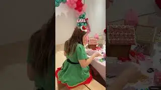 GINGERBREAD HOUSE COMPETITION! 🎄🤩