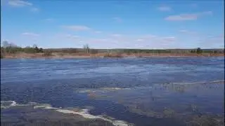 Река Юг в Подосиновце в апреле 2022 года