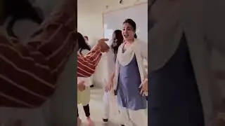 Girls masti in class room//Aaja raja jannat dikhau#shorts