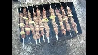 Вкусный и сочный шашлык из свинины.