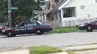 Open Carry - Police and Pedestrians in Grand Rapids, MI