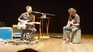 Gustavo Corsi convidando Leandro Vilela pra tocar guitarra em seu workshop no Teatro Gacemss