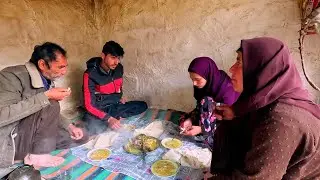 Living in difficult conditions. Bedouin family🏕️⛰️