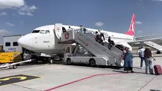 Kars - İstanbul Turkish Airlines Boeing B737-800 Take Off And Landing