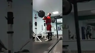 Присед на груди с паузой 160кг.