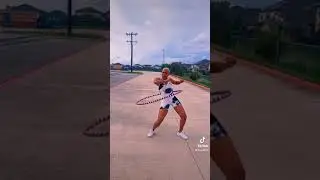 Best hula hoop dance I've ever seen