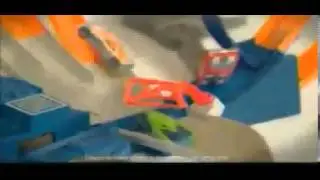 Comercial mattel latino Hot whells mega pista triple biro