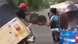 Man Changes His Back Wheel Whilst Driving