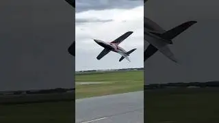 Jet Stealth Mode Activated. Ali putting some flair into a landing at Top Gun 2023. 