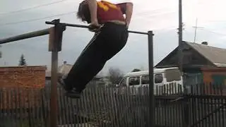 Юный турникмен