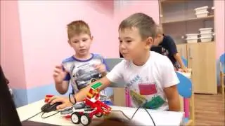 Занятие по робототехнике в детском саду Легополис