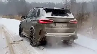 BMW in snow ❄️🥶 #supercar #hypercar #shorts