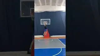 180 на 305 #баскетбол #данк #basketball #dunk #jump #slamdunk #shorts #basket #basketballshorts