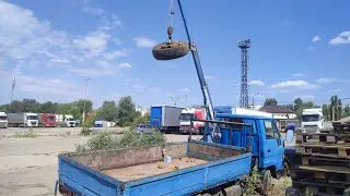 Продам Тойоту. дизель, кпп автомат, кузов самосвал, манипулятор. Кому интересно предлагайте цену.