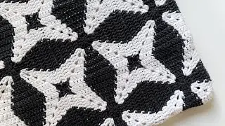 SQUARE HOOK IN JACQUARD TECHNIQUE.