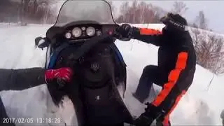 ПРИКОЛЫ ПОКАТУШКИ НА СНЕГОХОДАХ BRP 2017 ПРЫЖКИ ПАДЕНИЯ FUN RIDE ON THE SNOWMOBILE BRP