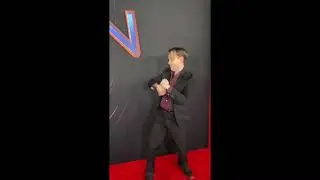 Tobey Maguire Dances at the Spider Man No Way Home Premiere