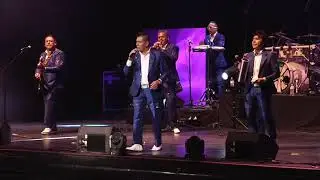 Internacional Carro Show - Amor De Unas Horas (En Vivo En El Teatro Metropólitan)