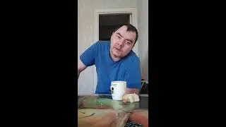 поедим жареную капусту с яйцами, хули делать еды нету никакой. 3 часа дня
